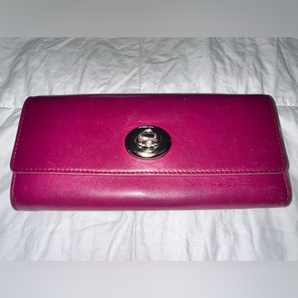 COACH // Burgundy Smith Leather TurnlockSlim Envelope Wallet